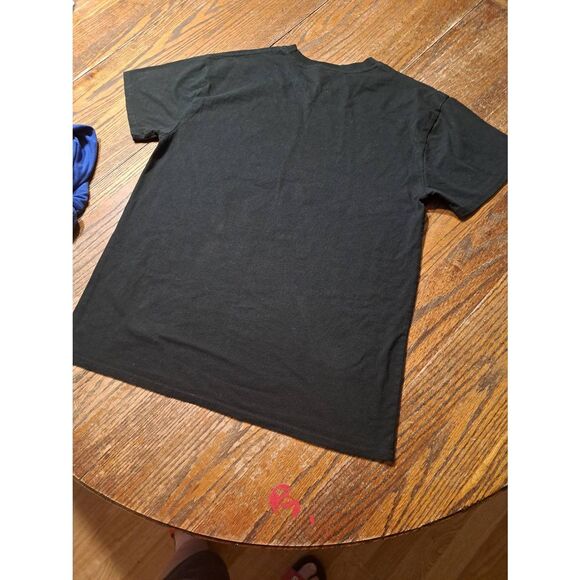 MOB Entertainment Men’s Large Huggy Wuggy Tee Black Red White Distressed - Picture 3 of 3